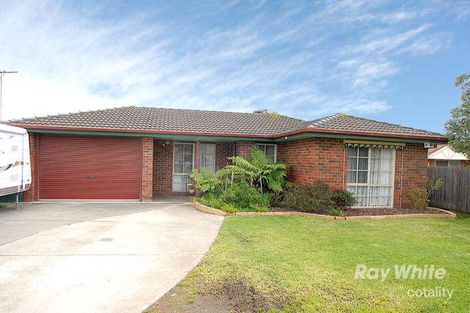 15 Sneddon Dr, Narre Warren South, VIC 3805