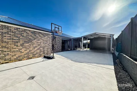 Property photo of 13 Silky Drive Warragul VIC 3820