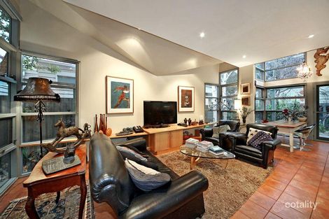 Property photo of 8 Fairbairn Road Toorak VIC 3142