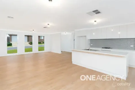 Property photo of 20 Beetson Street Boorooma NSW 2650