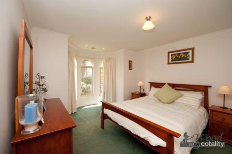 Property photo of 10 Newton Circuit Thurgoona NSW 2640