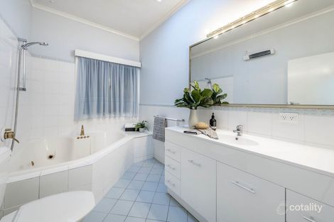 Property photo of 2 Cardew Crescent Holder ACT 2611