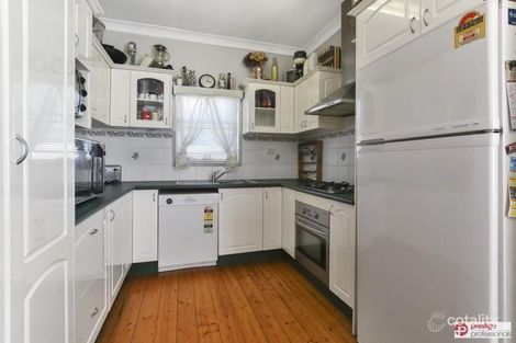 Property photo of 4 Hamilton Avenue Wattle Grove NSW 2173