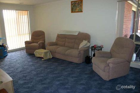 Property photo of 4 Violet Way Cranbourne VIC 3977