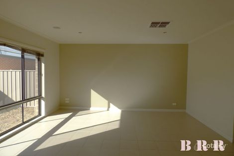 Property photo of 2/16 Wattletree Grove Benalla VIC 3672