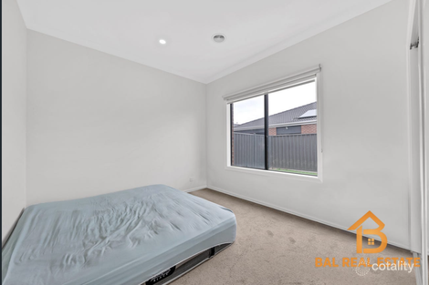Property photo of 82 Riverside Concourse Cobblebank VIC 3338