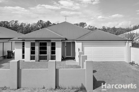 Property photo of 14 Highland Crescent Meadow Springs WA 6210