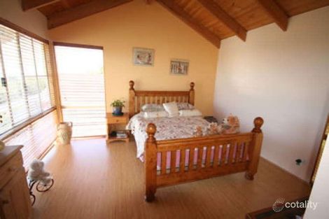 Property photo of 46 Carrick Road Mount Richon WA 6112