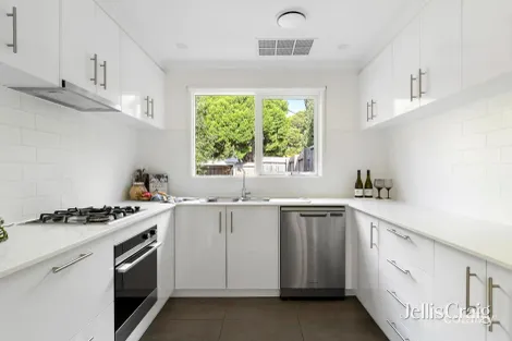 Property photo of 1/17 Toolambool Road Carnegie VIC 3163