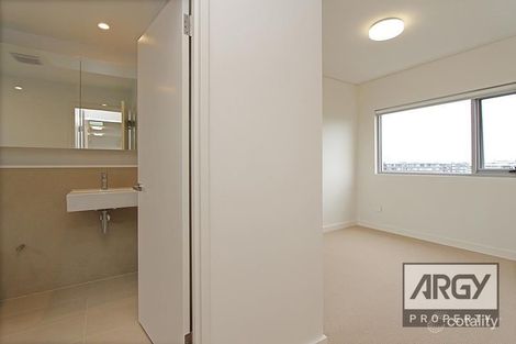 Property photo of 803/41-45 Hill Road Wentworth Point NSW 2127