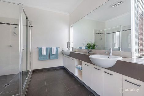 Property photo of 17 Royal Terrace Craigieburn VIC 3064