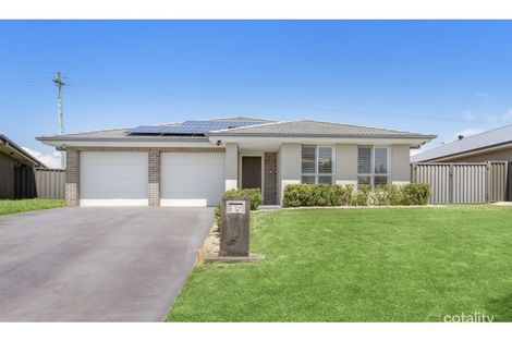 Property photo of 15 Tallawarra Crescent Haywards Bay NSW 2530