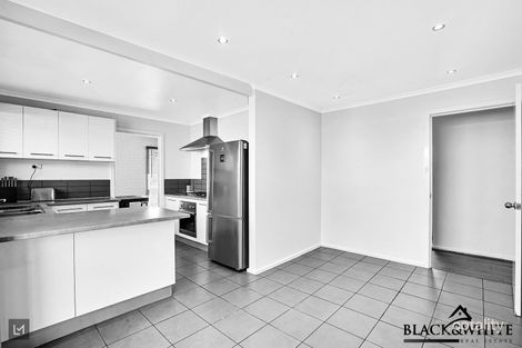 Property photo of 1 Prouse Place Werribee VIC 3030