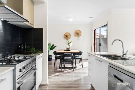 Property photo of 17 Ginini Street Truganina VIC 3029