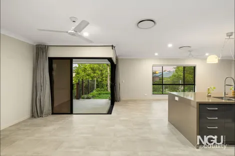 Property photo of 24 Oxenham Circuit Augustine Heights QLD 4300