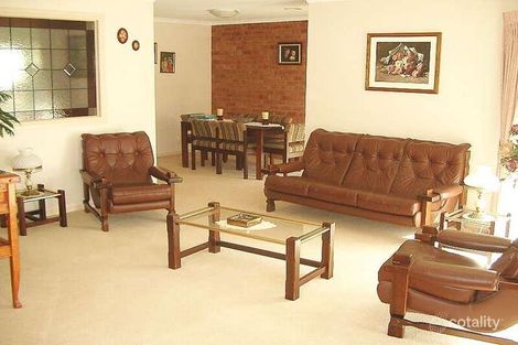 Property photo of 19 Pulford Crescent Mill Park VIC 3082