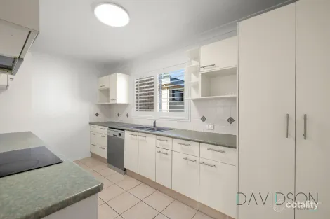 Property photo of 5/198 Marine Parade Labrador QLD 4215