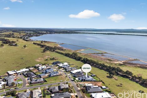 Property photo of 40 Eagle Bay Terrace Paynesville VIC 3880