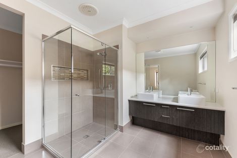 Property photo of 2 Alfreda Place Golden Square VIC 3555