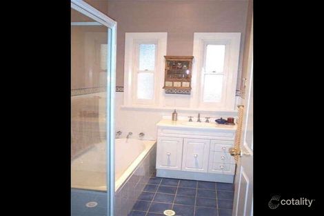 Property photo of 8 Vale Street Mount Saint Thomas NSW 2500