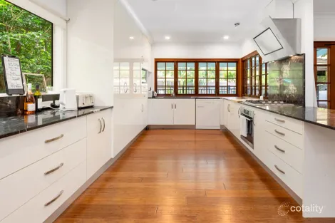 26 Reuben St, Holland Park, QLD 4121