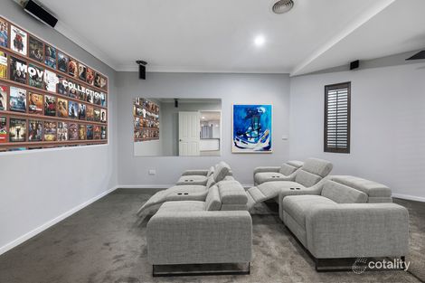 Property photo of 22 York Close Taylors Hill VIC 3037