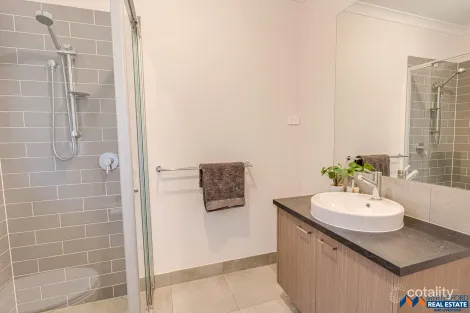 Property photo of 24 Eldorado-Tarrawingee Road Eldorado VIC 3746