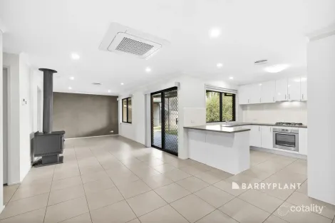 Property photo of 11 Mitre Crescent Berwick VIC 3806