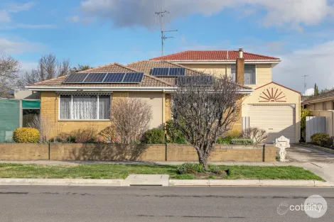 Property photo of 11 Cambridge Street Wendouree VIC 3355