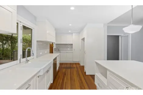 Property photo of 172 Fletcher Parade Bardon QLD 4065