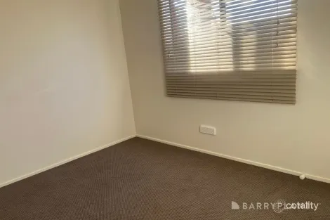 Property photo of 69 Flemington Crescent Werribee VIC 3030