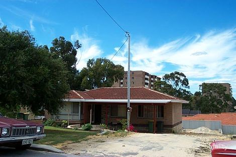 16a Stonehouse Cres, Bentley, WA 6102