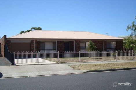 3 Robert Dr, Cowes, VIC 3922