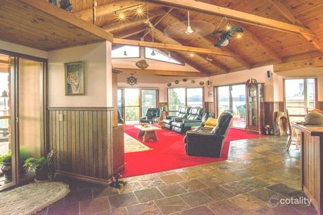 13 Stingray Pnt, Mallacoota, VIC 3892