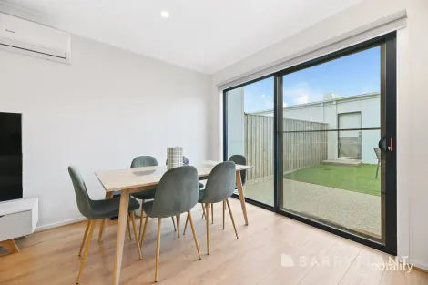 Property photo of 345B Centre Road Berwick VIC 3806
