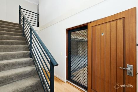 4/4 Windemere Cres, Nollamara, WA 6061