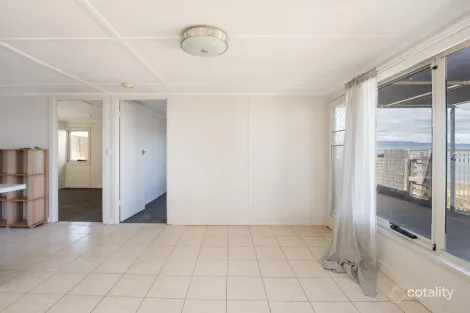 Property photo of 21 York Road Weeroona Island SA 5495