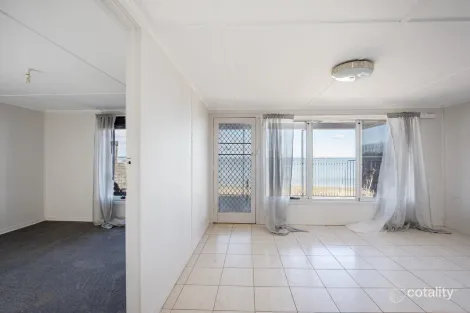 Property photo of 21 York Road Weeroona Island SA 5495