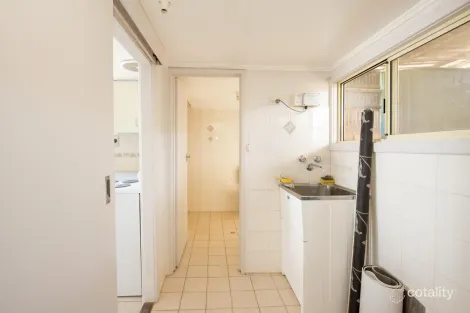 Property photo of 21 York Road Weeroona Island SA 5495