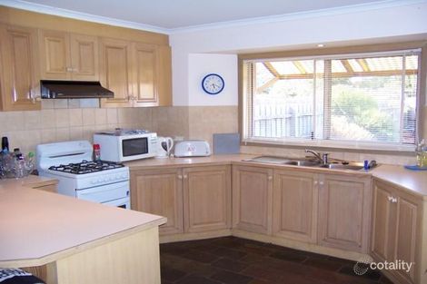 Property photo of 2/22 Hoysted Avenue Cranbourne North VIC 3977