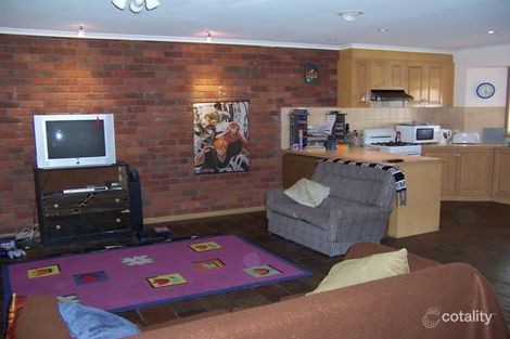 Property photo of 2/22 Hoysted Avenue Cranbourne North VIC 3977