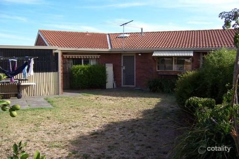 Property photo of 2/22 Hoysted Avenue Cranbourne North VIC 3977