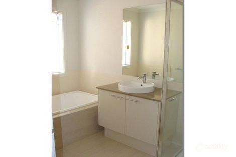 Property photo of 19 Canopy Grove Cranbourne East VIC 3977