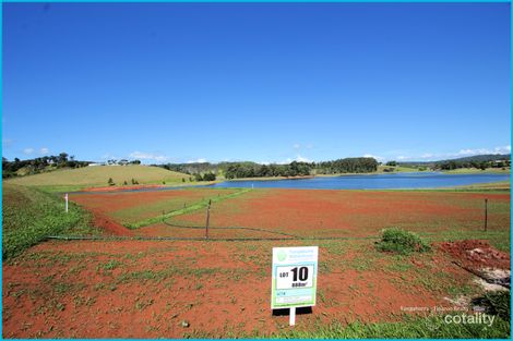 19 Waterfront Tce, Yungaburra, QLD 4884