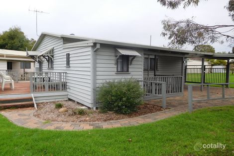 Property photo of 8 Spotted Gum Drive Lake Hume Village NSW 3691