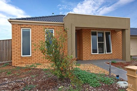 Property photo of 10 Poa Link Wyndham Vale VIC 3024