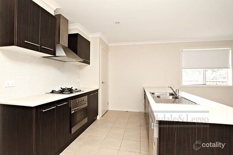 Property photo of 10 Poa Link Wyndham Vale VIC 3024