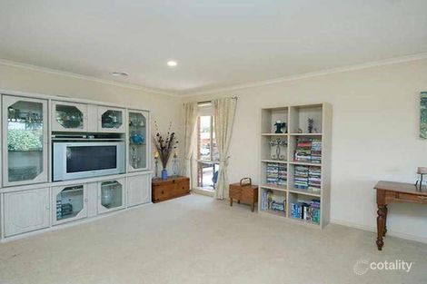 Property photo of 21 Marsh Grove Berwick VIC 3806