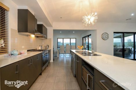 Property photo of 48 Dusseldorp Avenue Pakenham VIC 3810