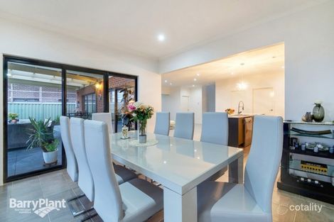 Property photo of 48 Dusseldorp Avenue Pakenham VIC 3810